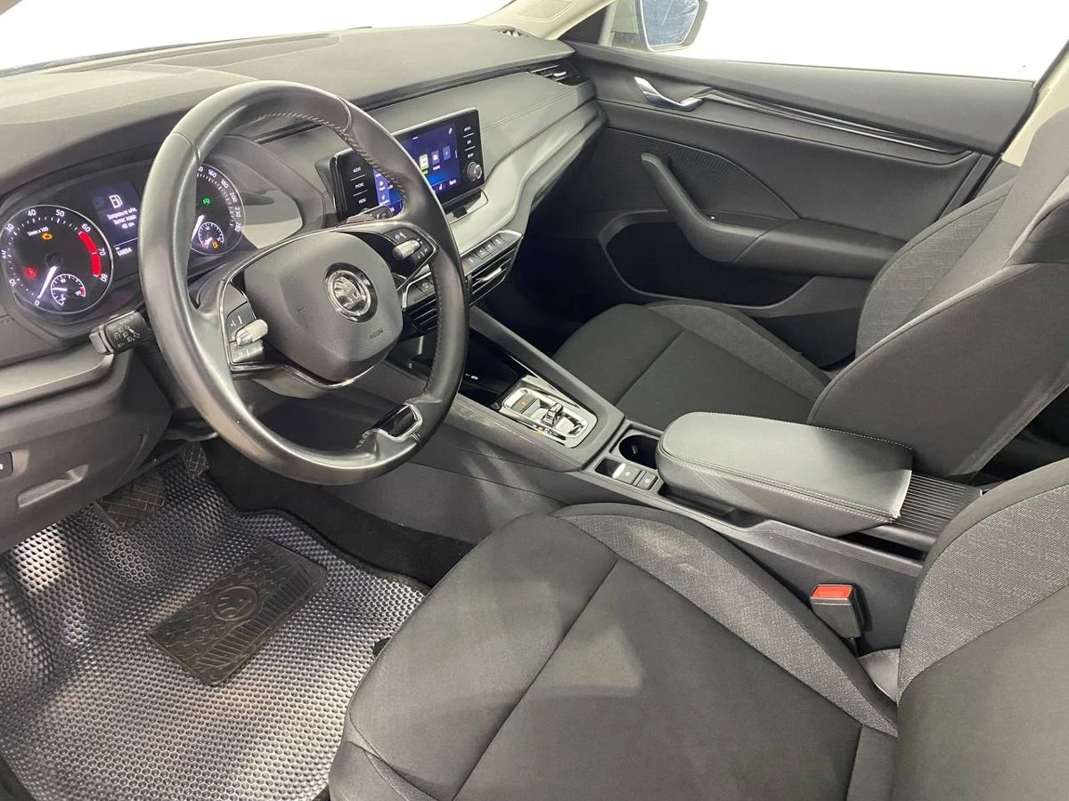 Skoda Octavia, 2021г, передний привод, автомат