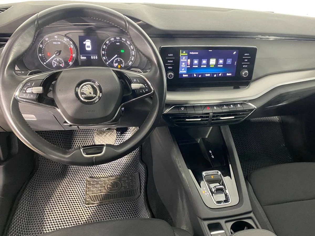 Skoda Octavia, 2021г, передний привод, автомат