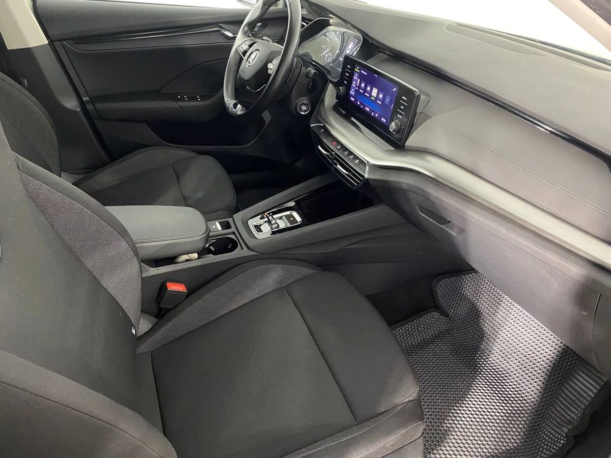 Skoda Octavia, 2021г, передний привод, автомат