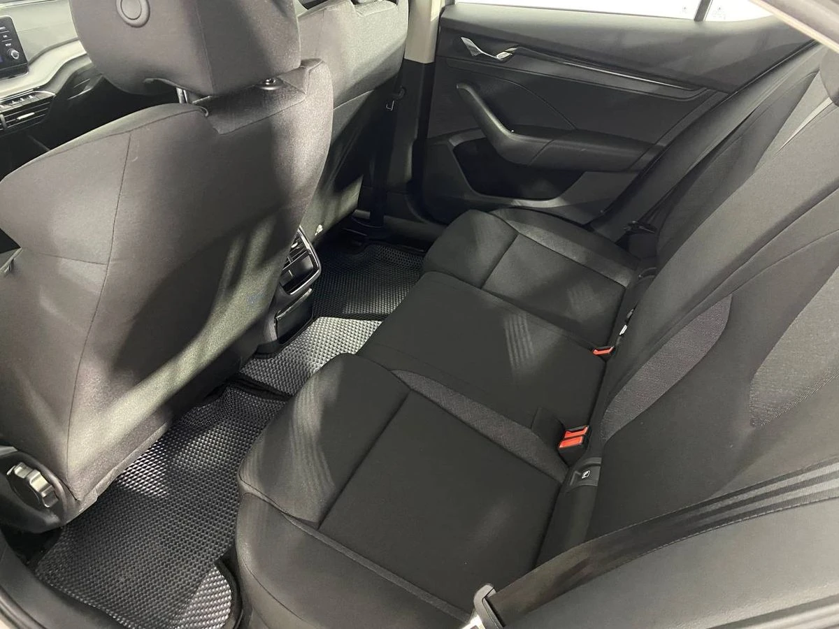 Skoda Octavia, 2021г, передний привод, автомат