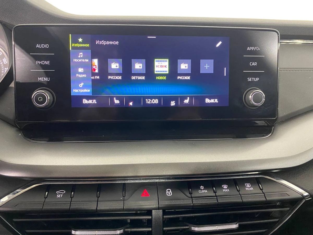 Skoda Octavia, 2021г, передний привод, автомат