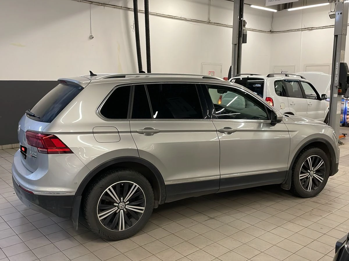 Volkswagen Tiguan, 2017г, полный привод, робот