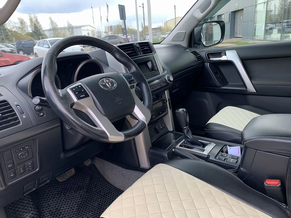 Toyota Land Cruiser Prado, 2013г, полный привод, автомат