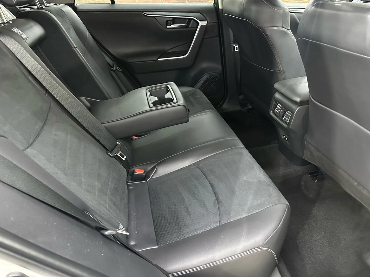 Toyota RAV4, 2020г, полный привод, автомат