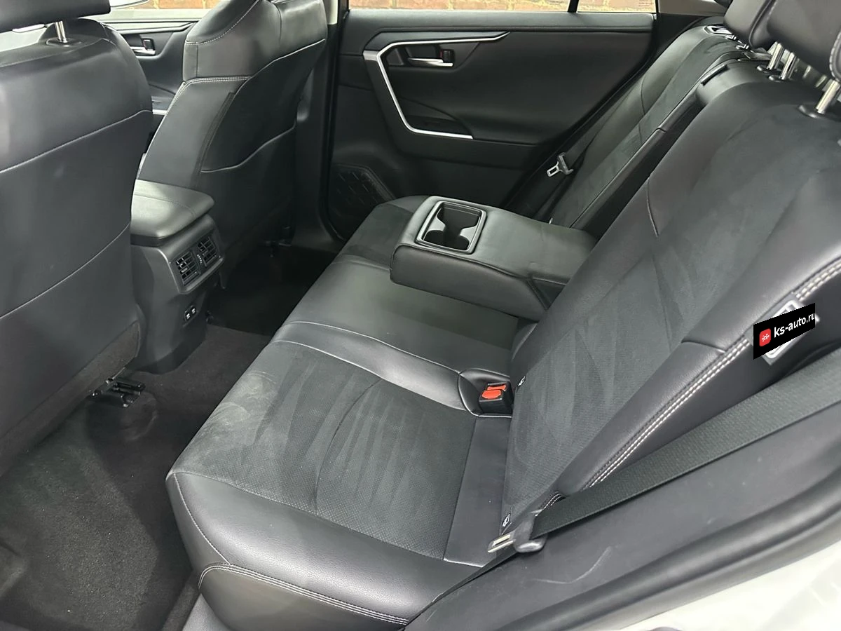 Toyota RAV4, 2020г, полный привод, автомат