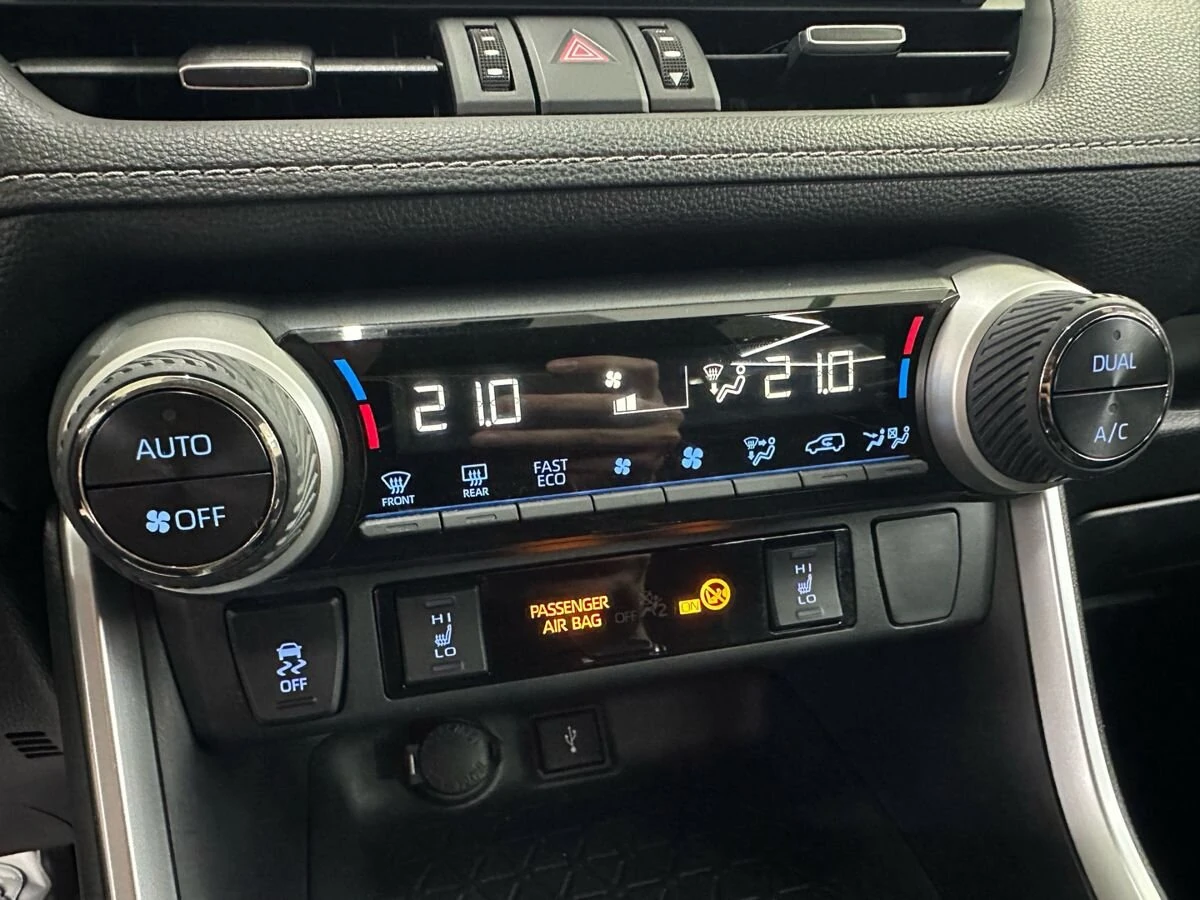 Toyota RAV4, 2020г, полный привод, автомат