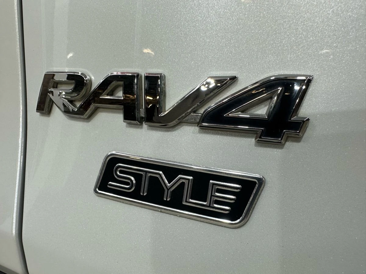 Toyota RAV4, 2020г, полный привод, автомат