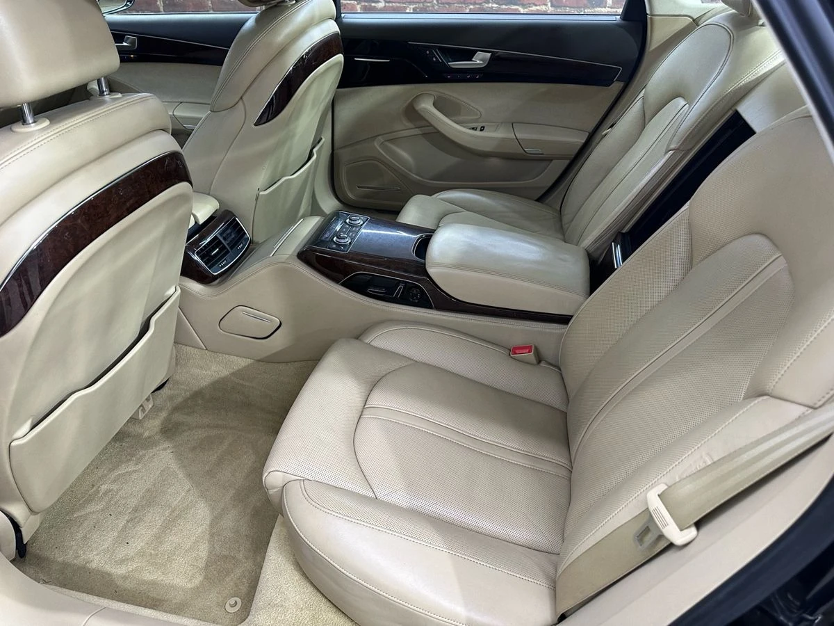 Audi A8, 2011г, полный привод, автомат