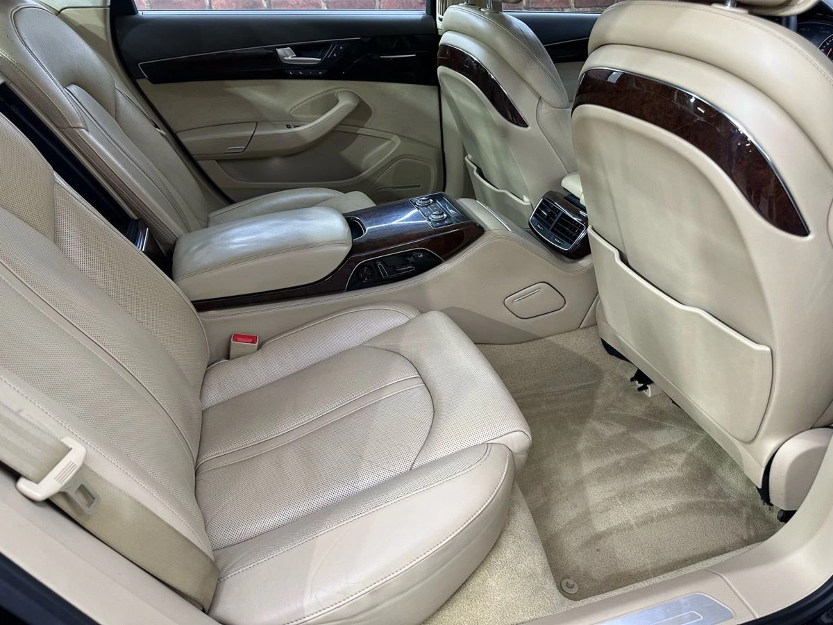 Audi A8, 2011г, полный привод, автомат
