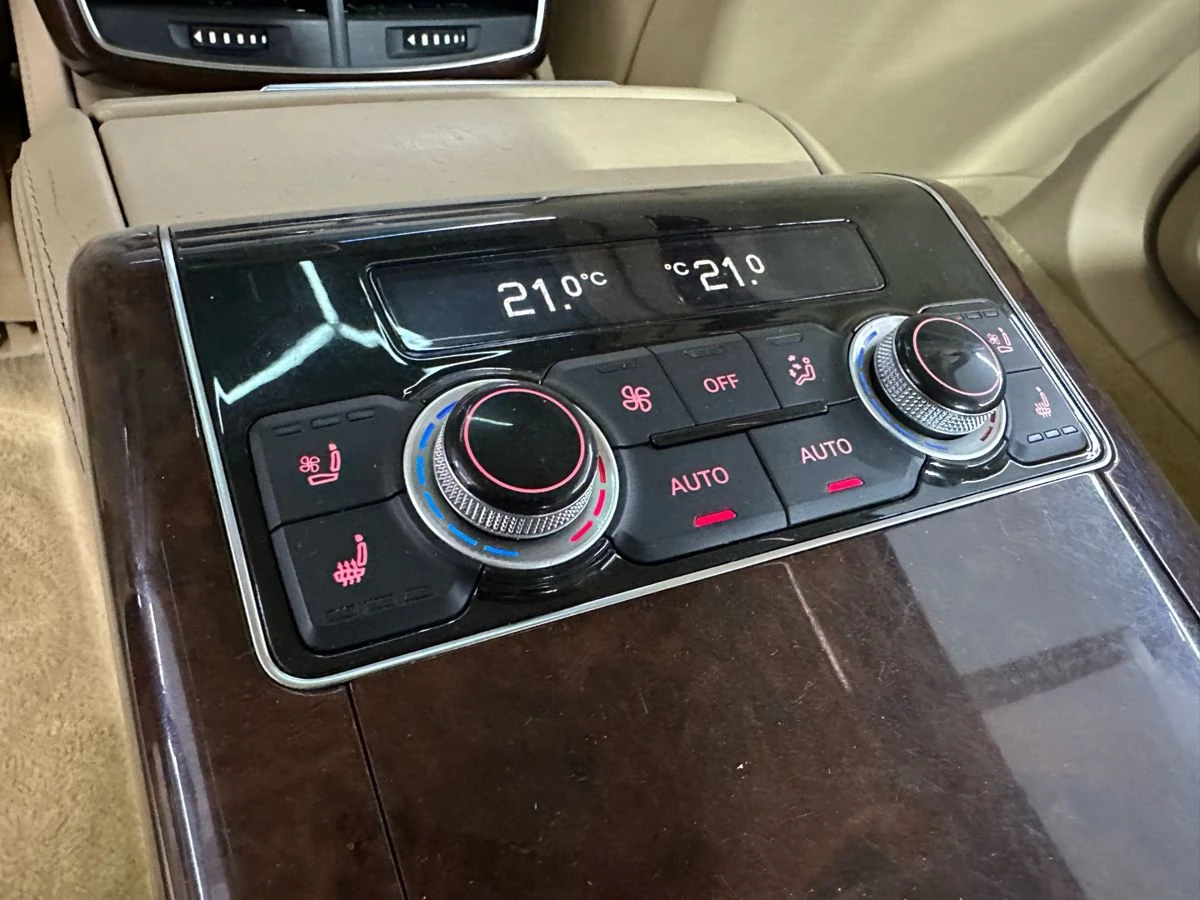 Audi A8, 2011г, полный привод, автомат