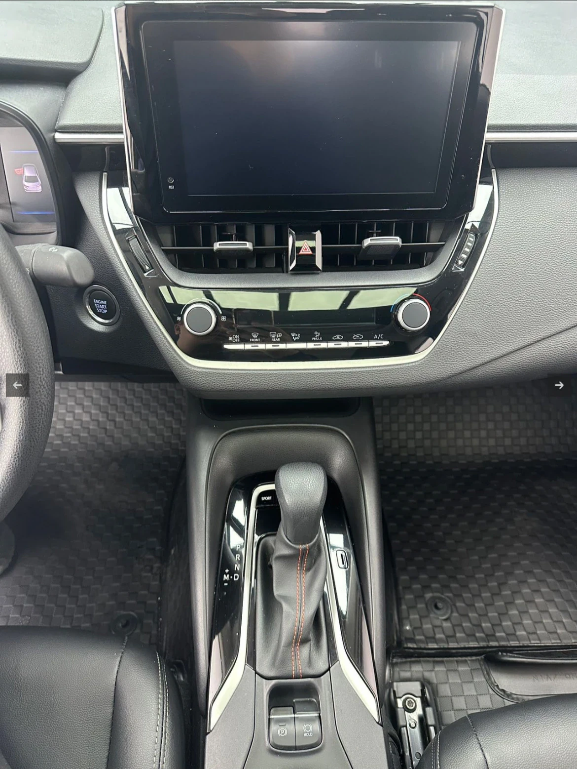 Toyota Corolla, 2022г, передний привод, вариатор