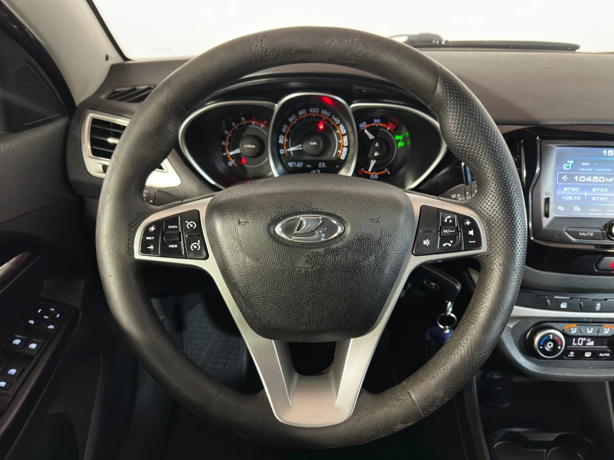 Lada (ВАЗ) Vesta, 2018г, передний привод, механика