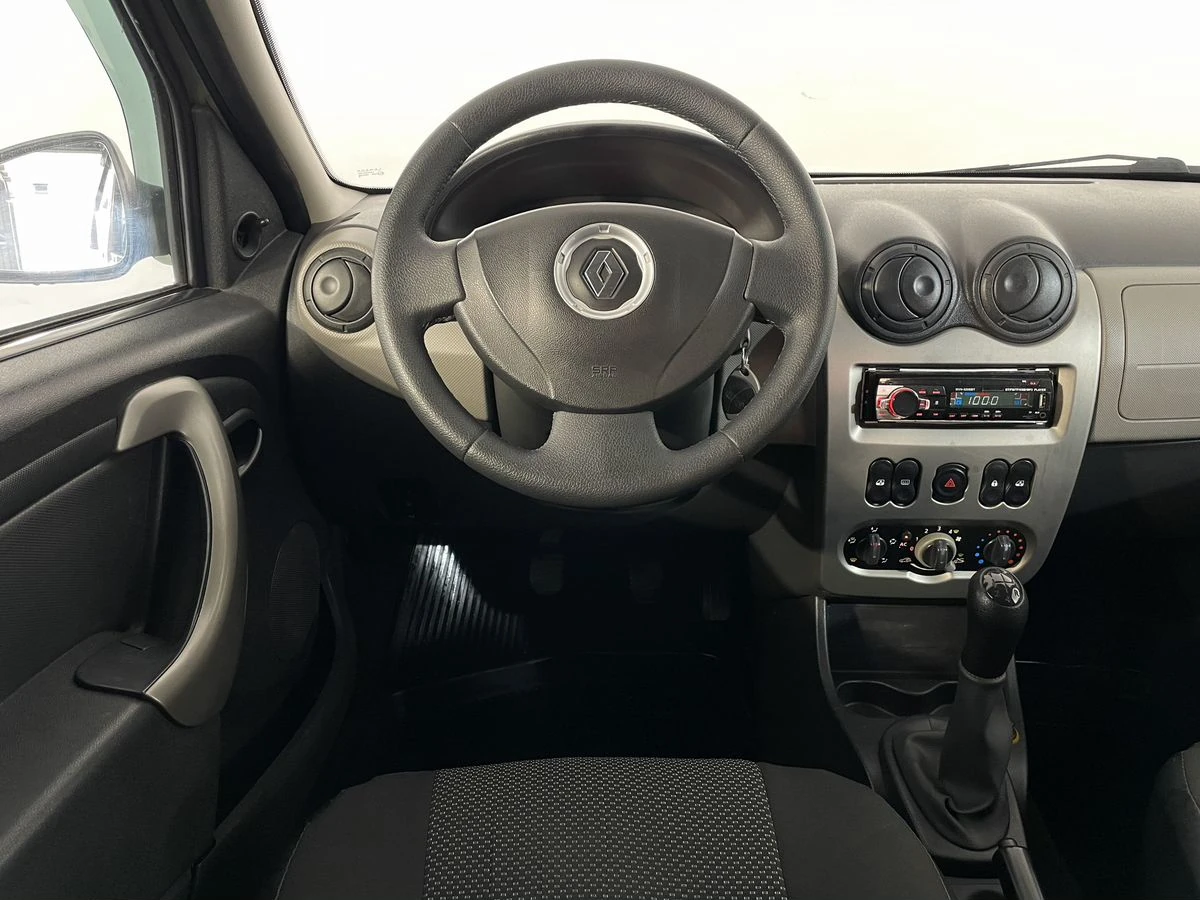 Renault Logan, 2011г, передний привод, механика