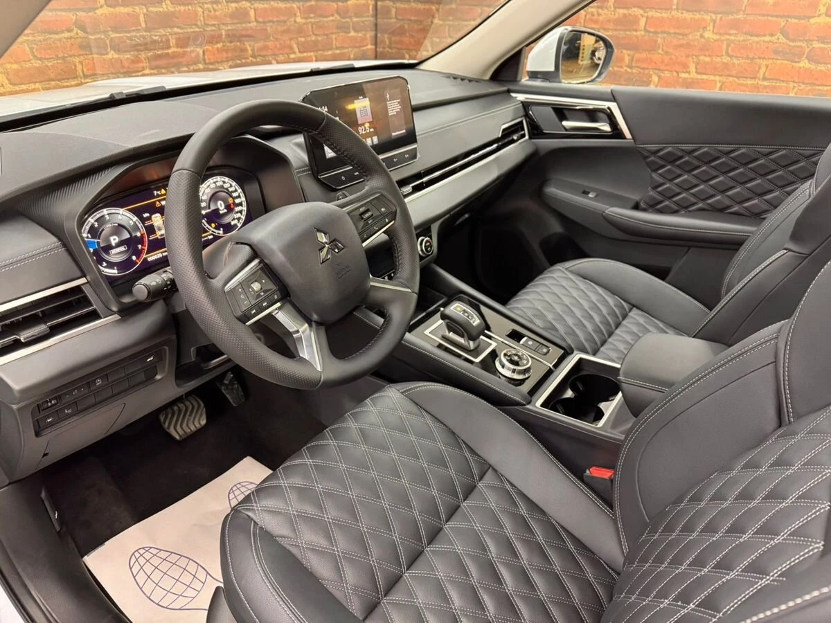Mitsubishi Outlander, 2023г, полный привод, вариатор