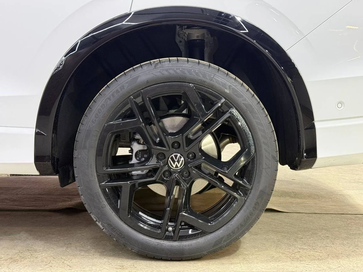 Volkswagen Tiguan, 2026г, полный привод, робот