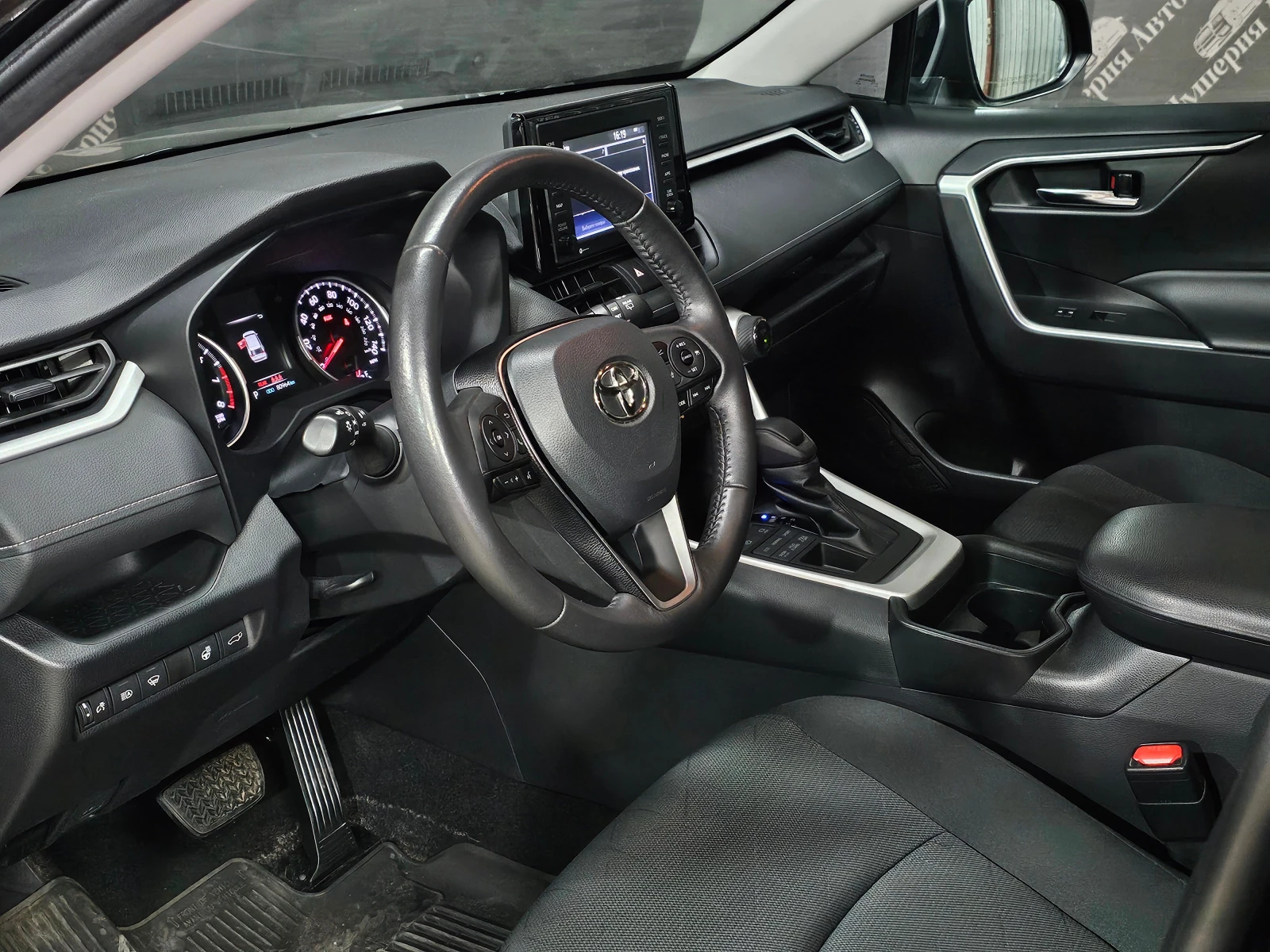 Toyota RAV4, 2020г, полный привод, автомат