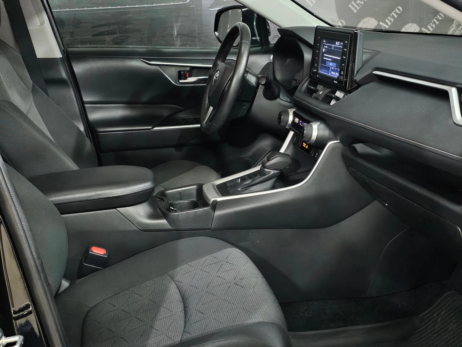 Toyota RAV4, 2020г, полный привод, автомат