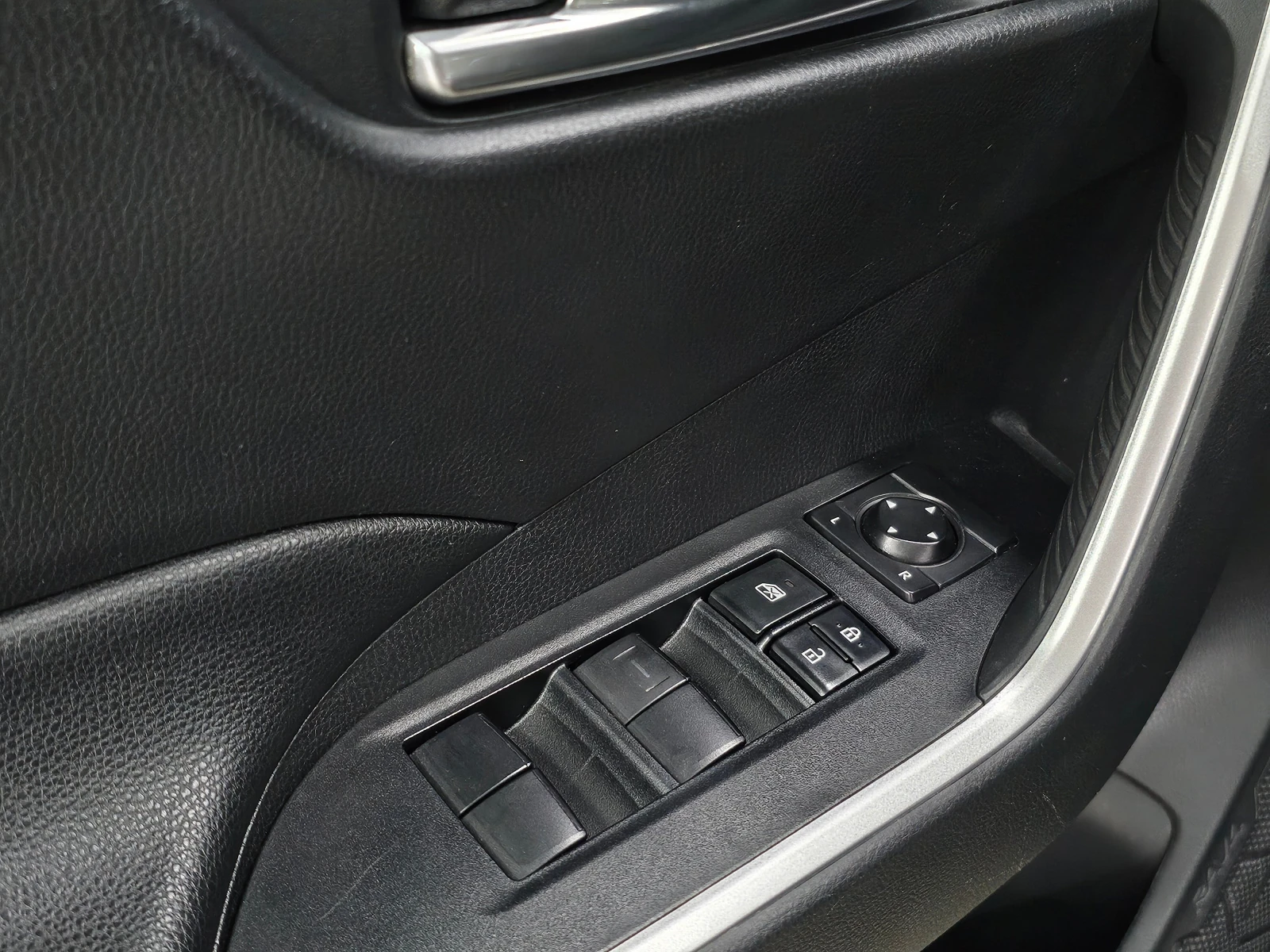 Toyota RAV4, 2020г, полный привод, автомат