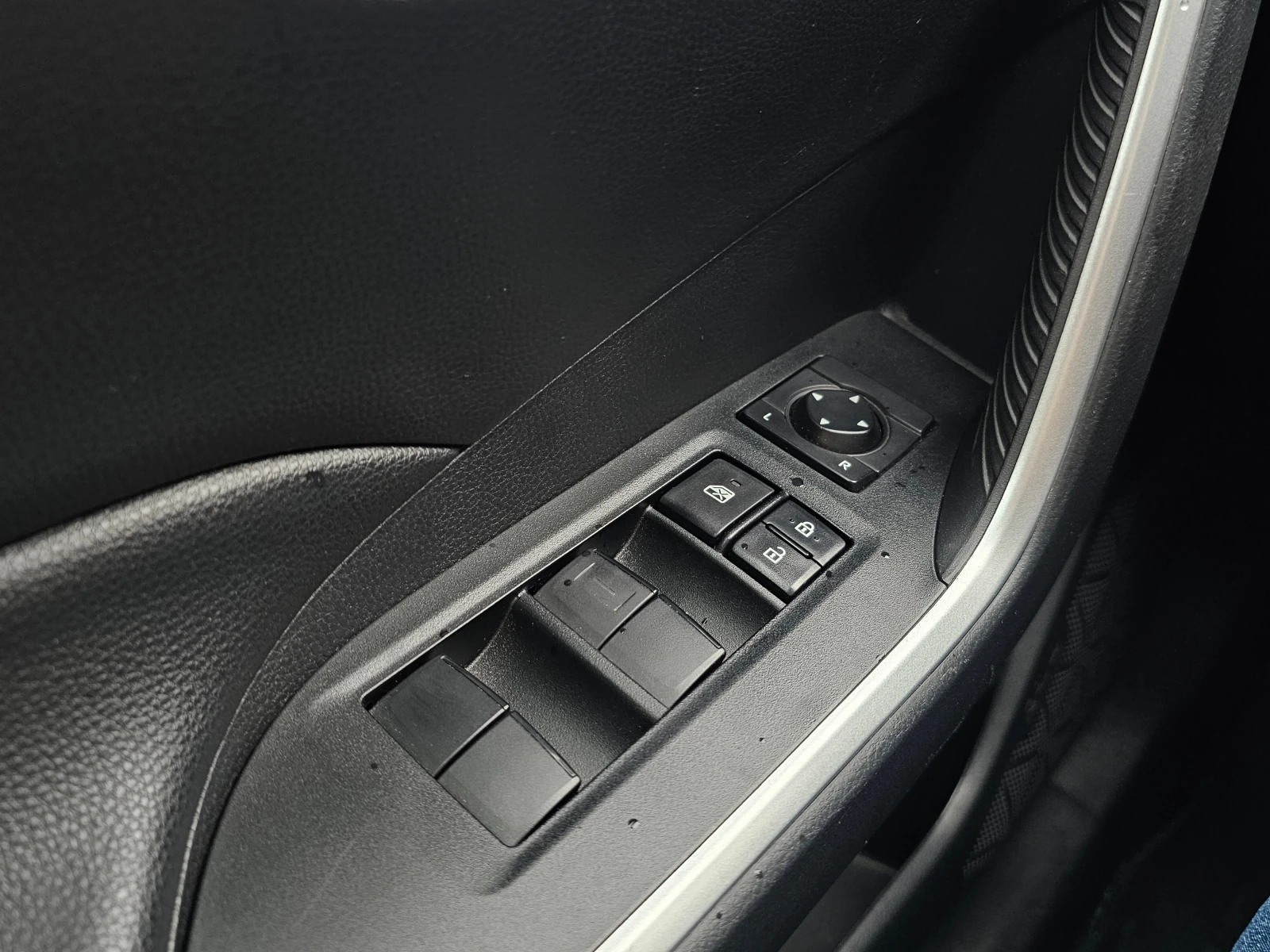 Toyota RAV4, 2020г, полный привод, автомат