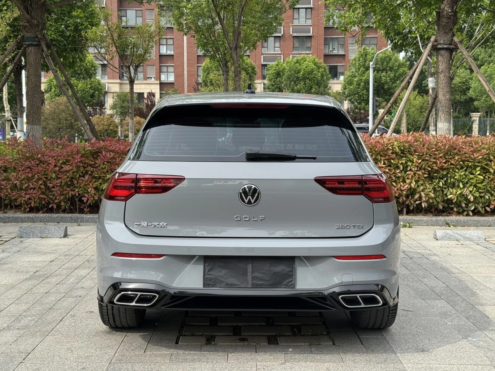 Volkswagen Golf, 2021г, передний привод, робот