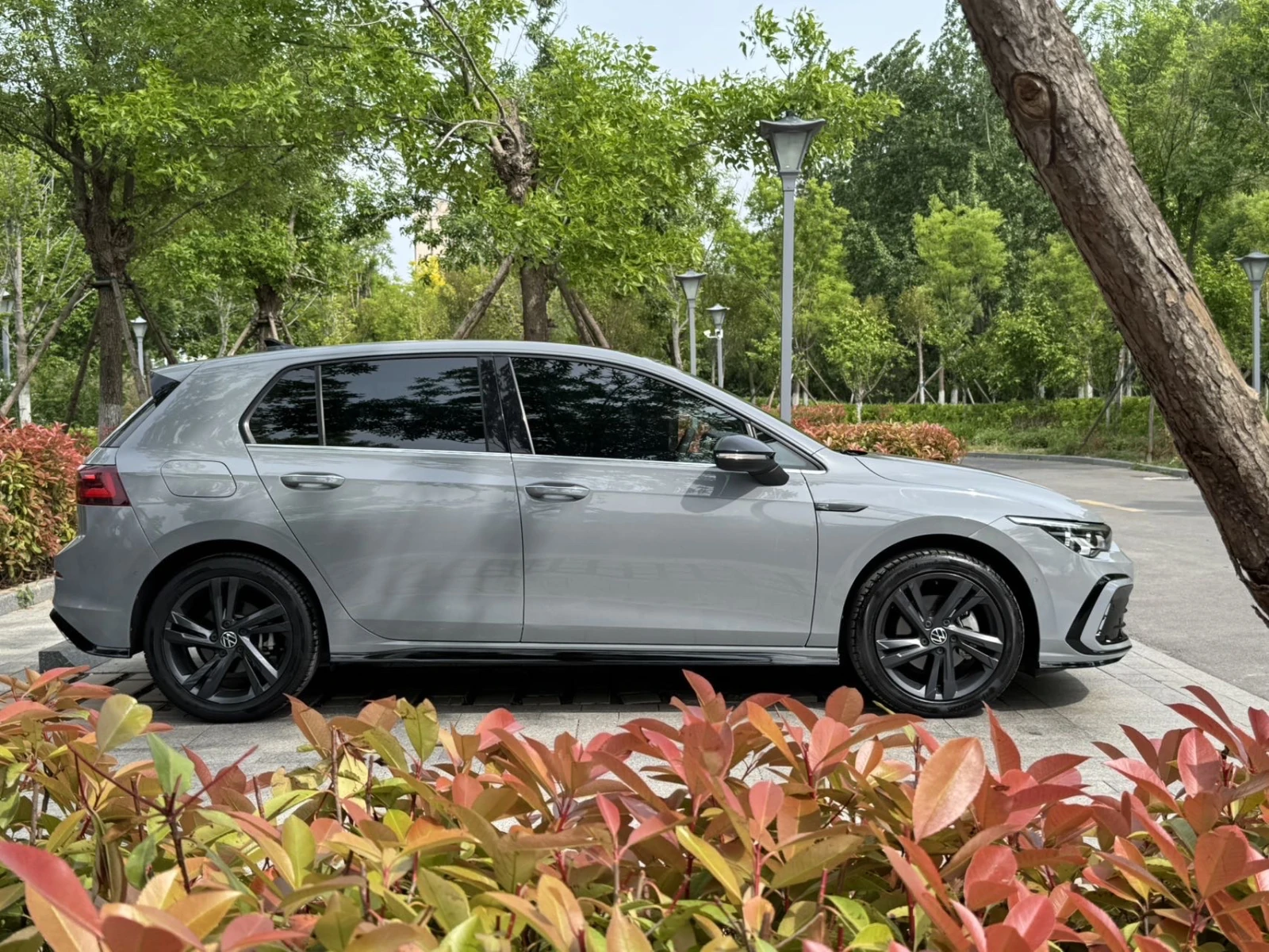 Volkswagen Golf, 2021г, передний привод, робот