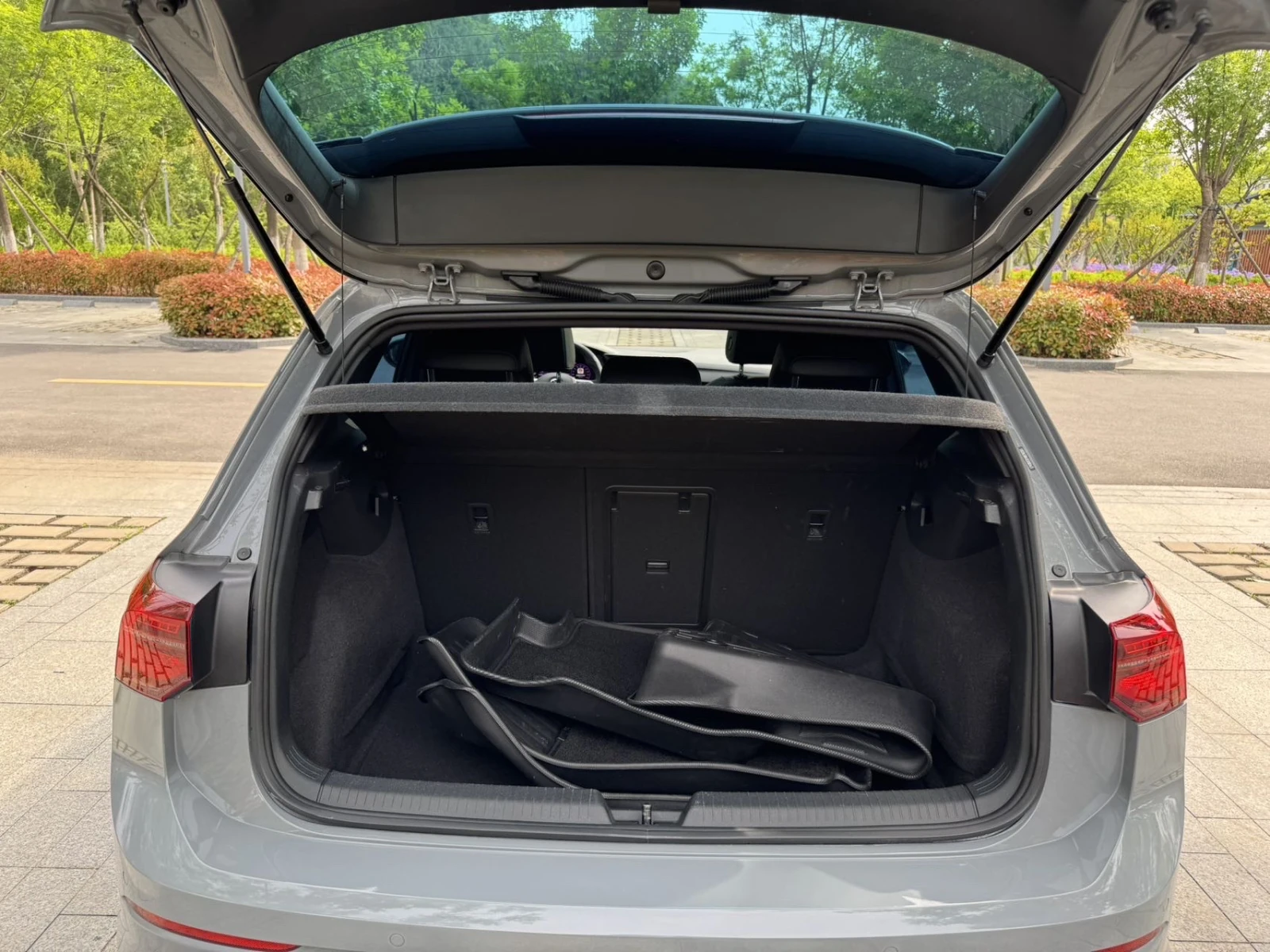 Volkswagen Golf, 2021г, передний привод, робот