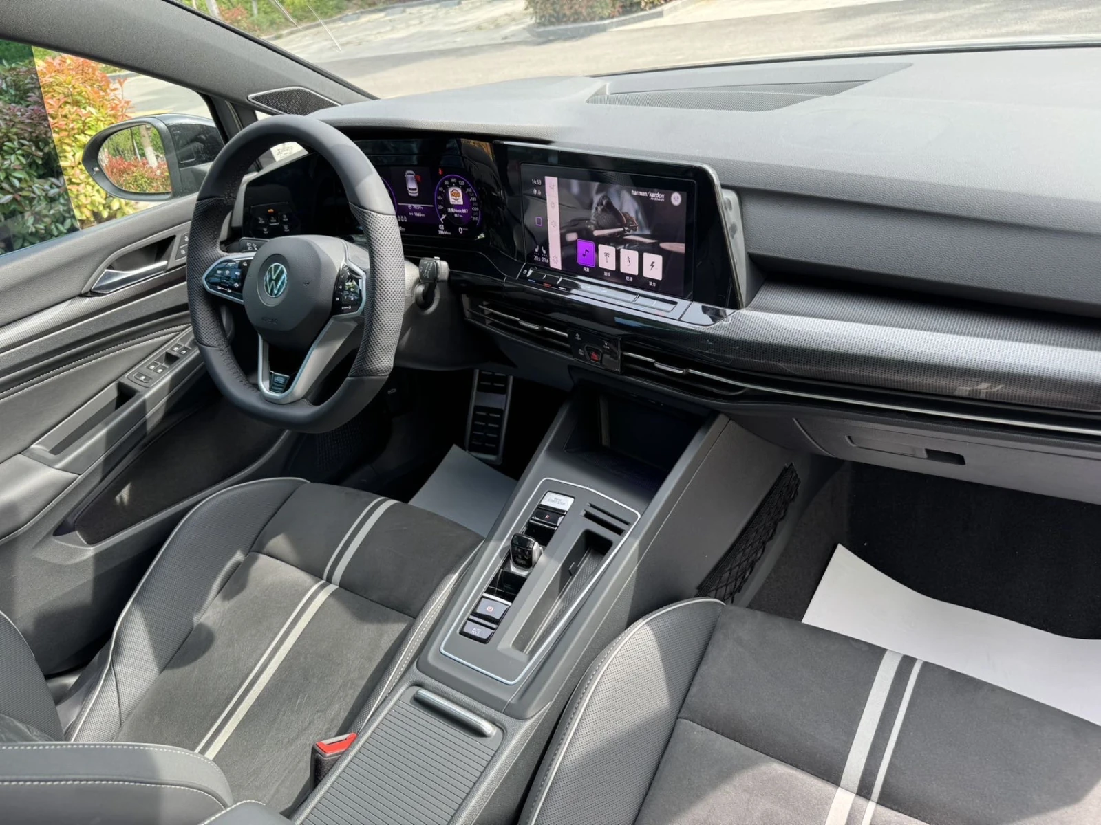 Volkswagen Golf, 2021г, передний привод, робот