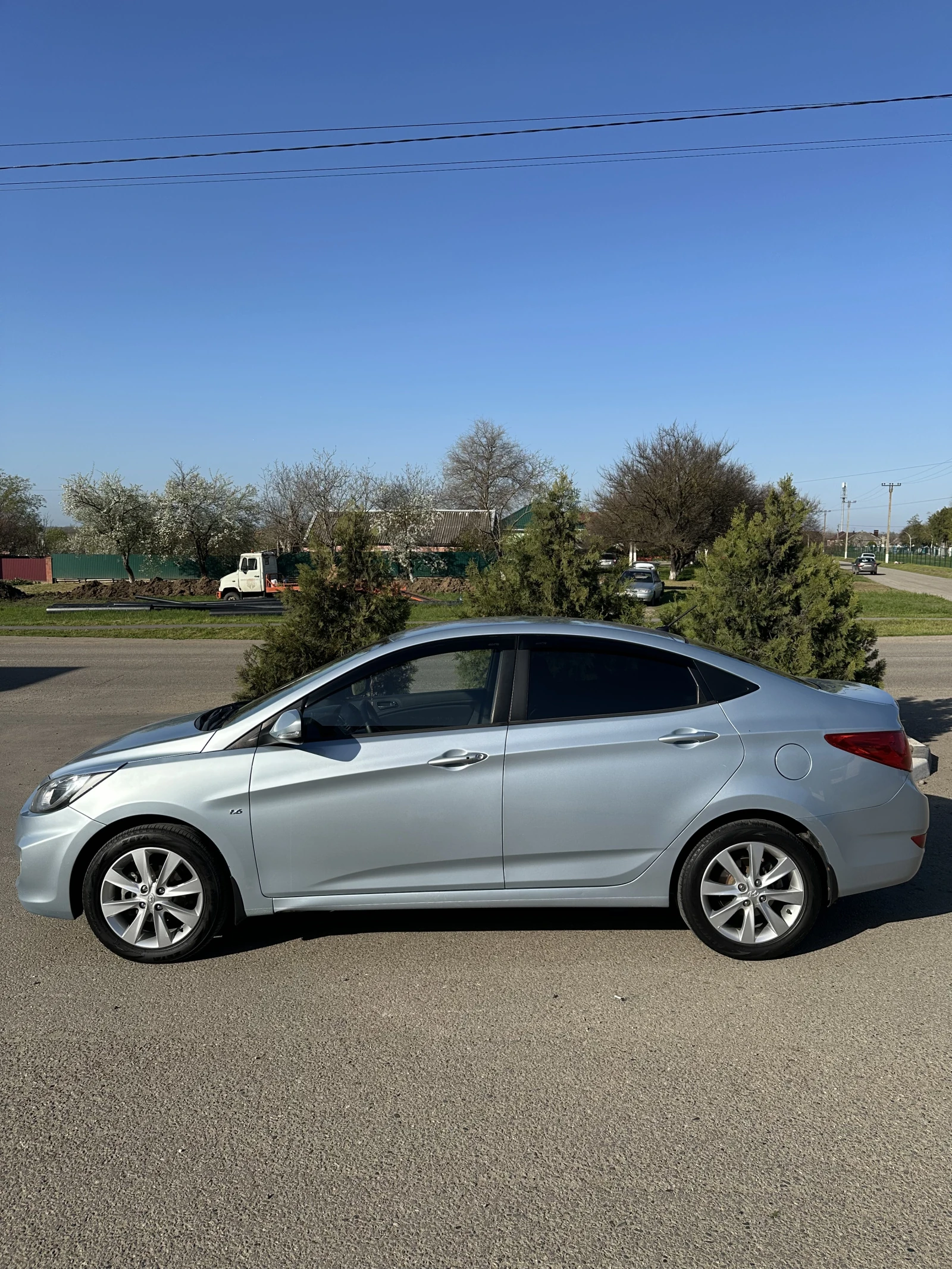 Hyundai Solaris, 2011г, передний привод, автомат