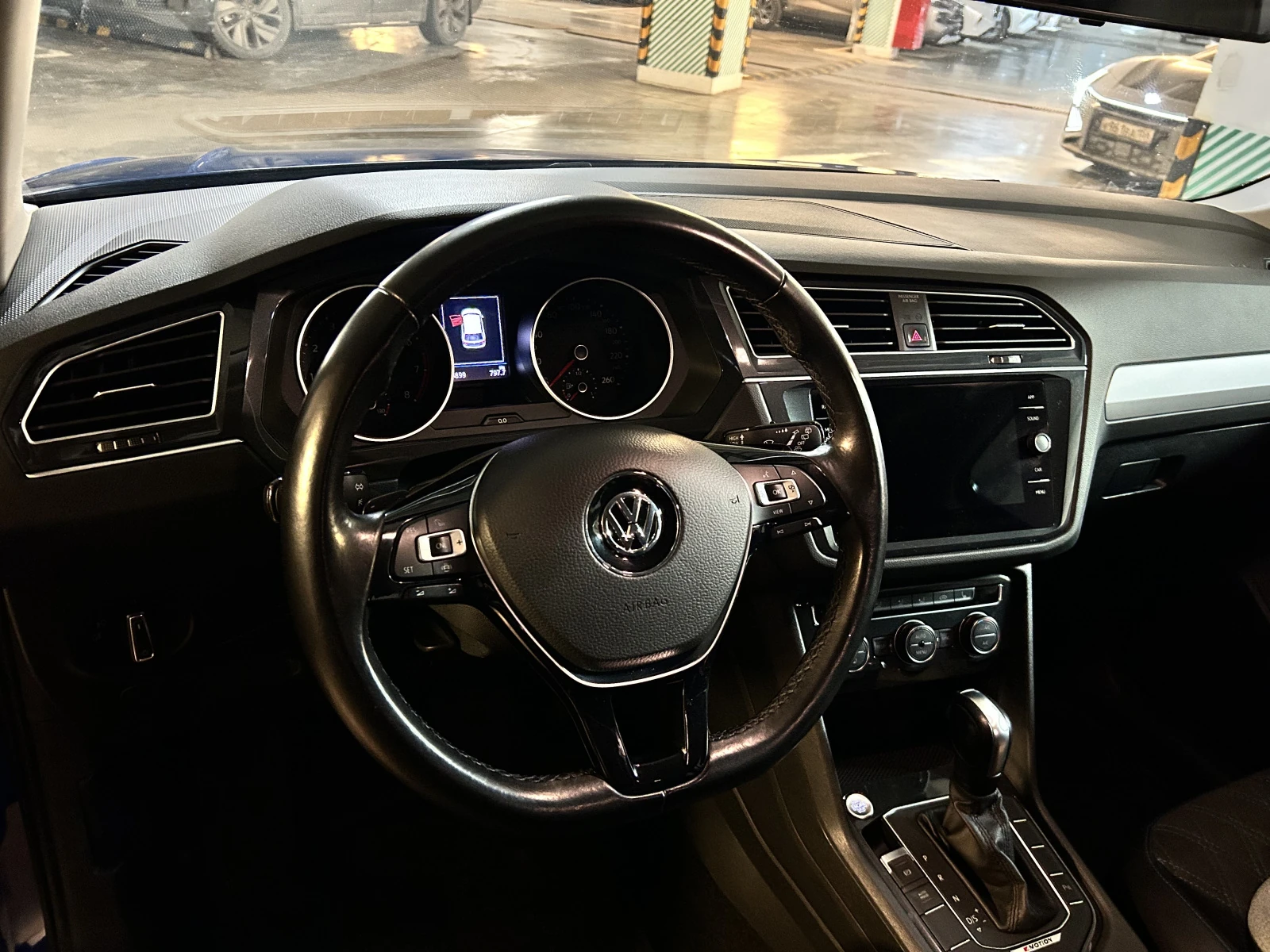 Volkswagen Tiguan, 2020г, полный привод, робот