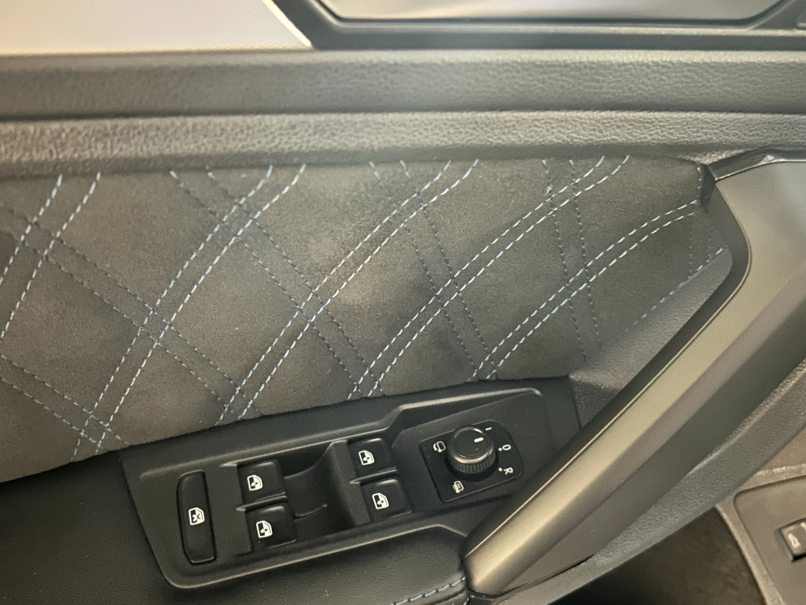 Volkswagen Tiguan, 2020г, полный привод, робот