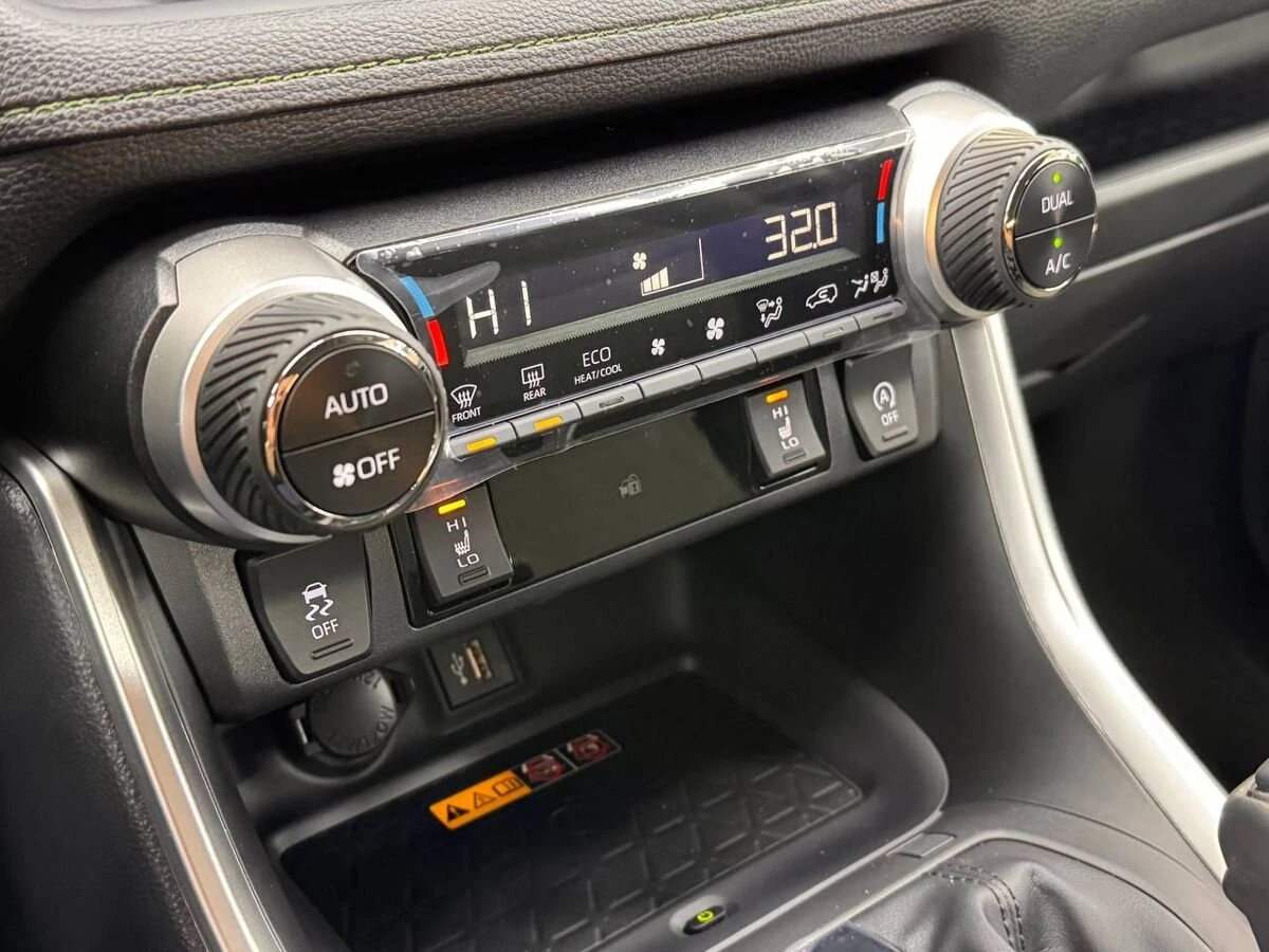 Toyota RAV4, 2025г, полный привод, вариатор