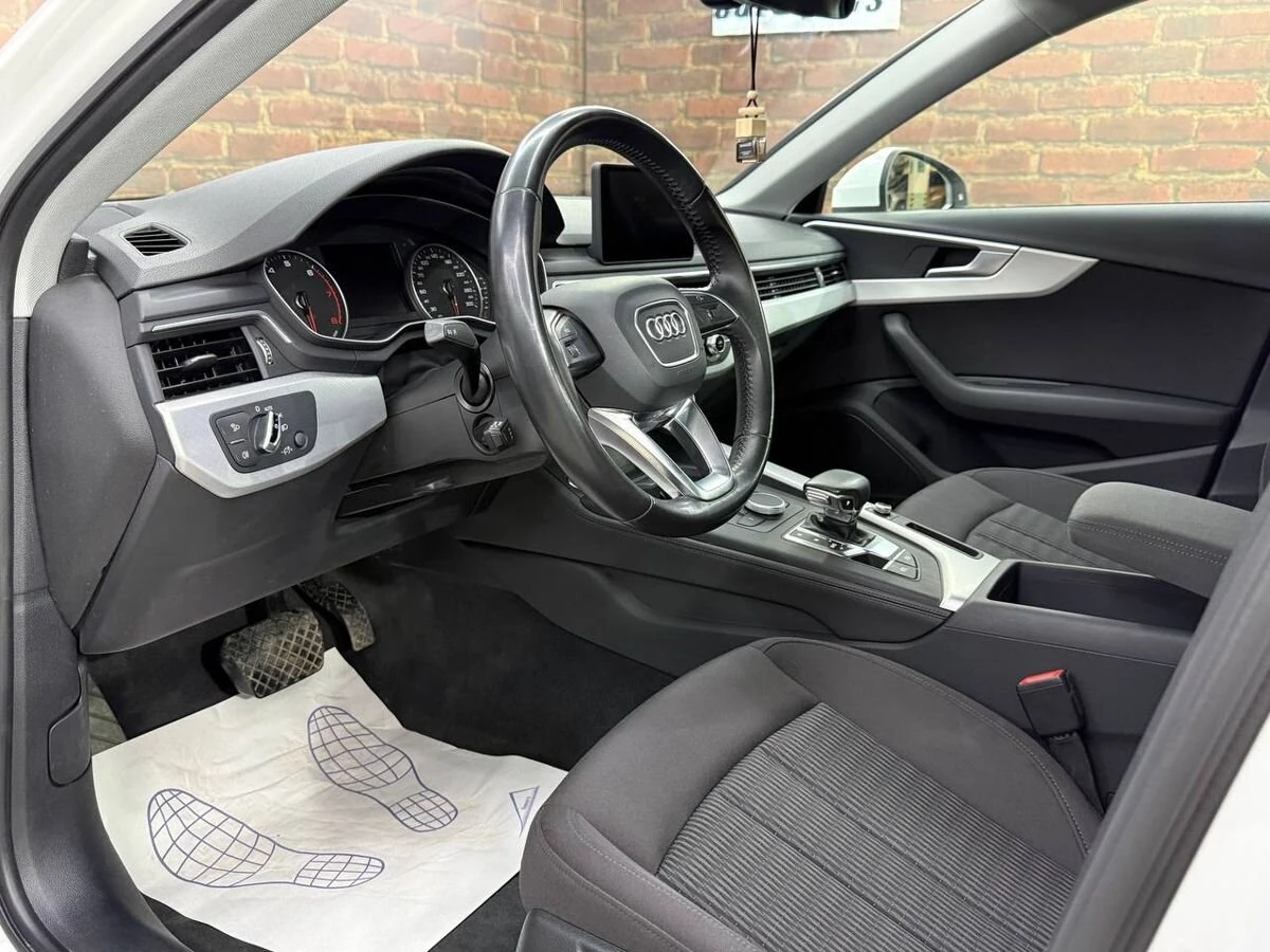 Audi A4, 2016г, передний привод, робот