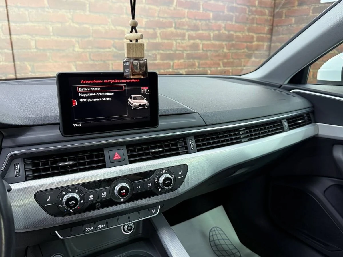 Audi A4, 2016г, передний привод, робот