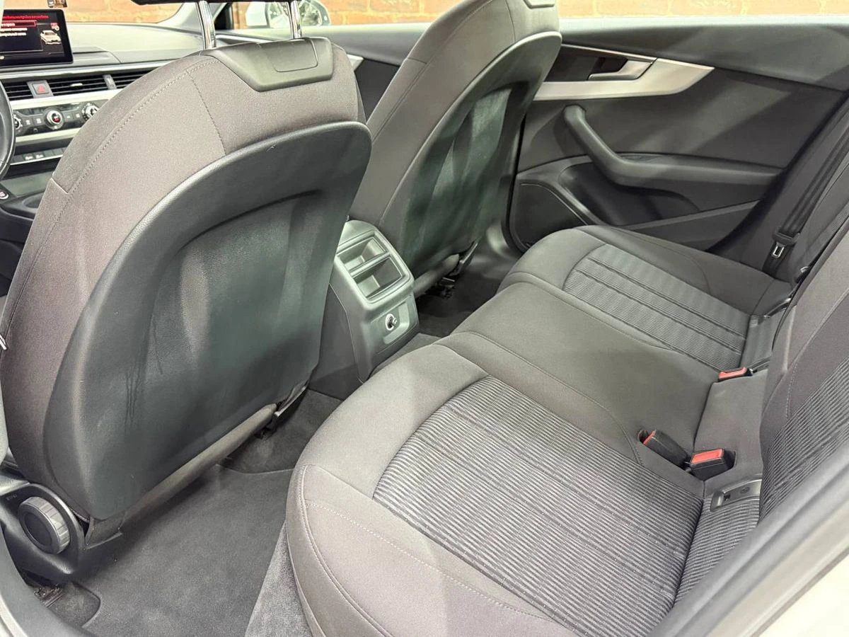 Audi A4, 2016г, передний привод, робот