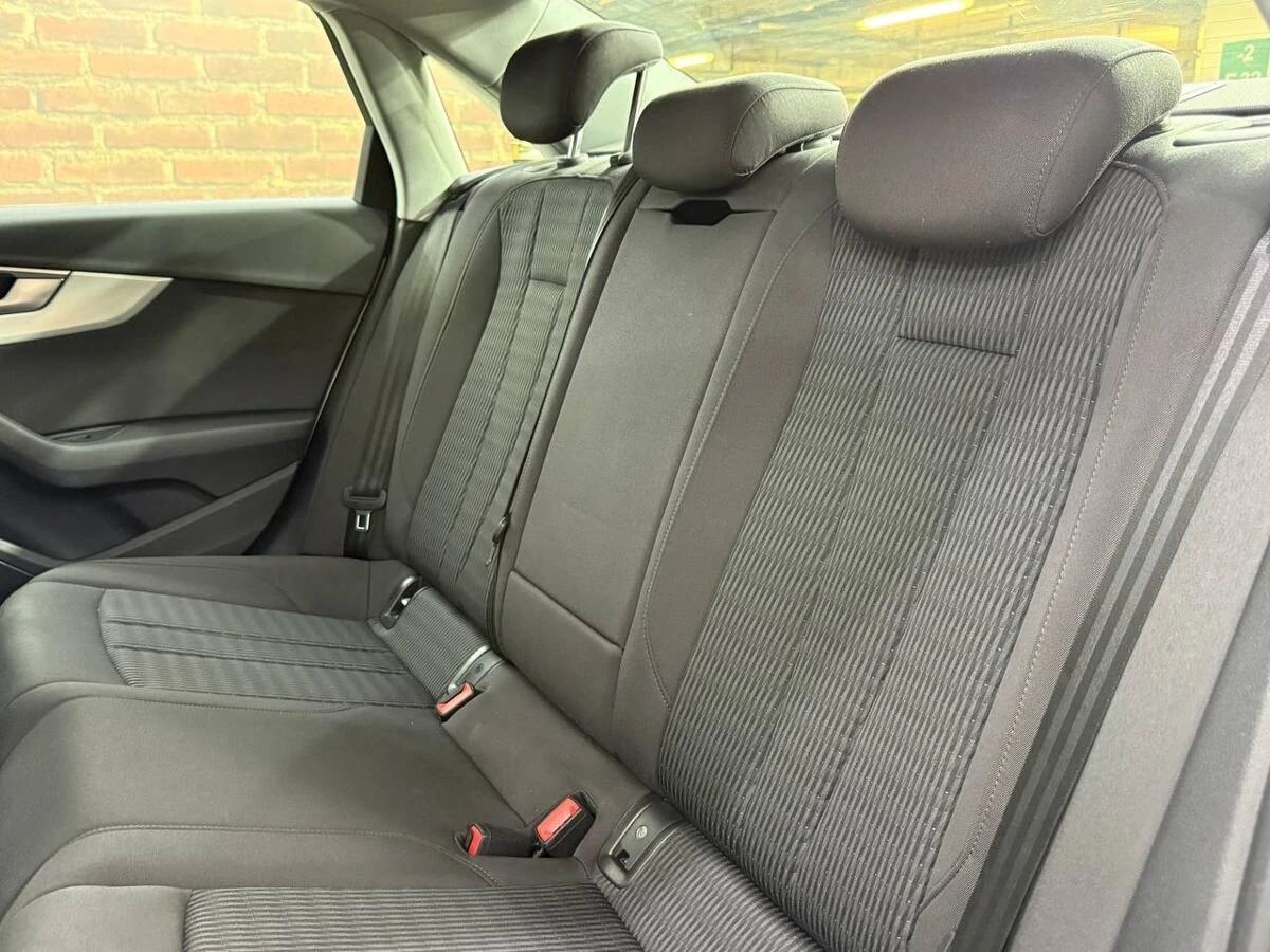 Audi A4, 2016г, передний привод, робот