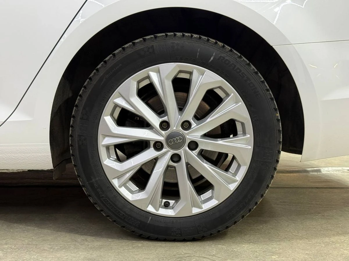 Audi A4, 2016г, передний привод, робот