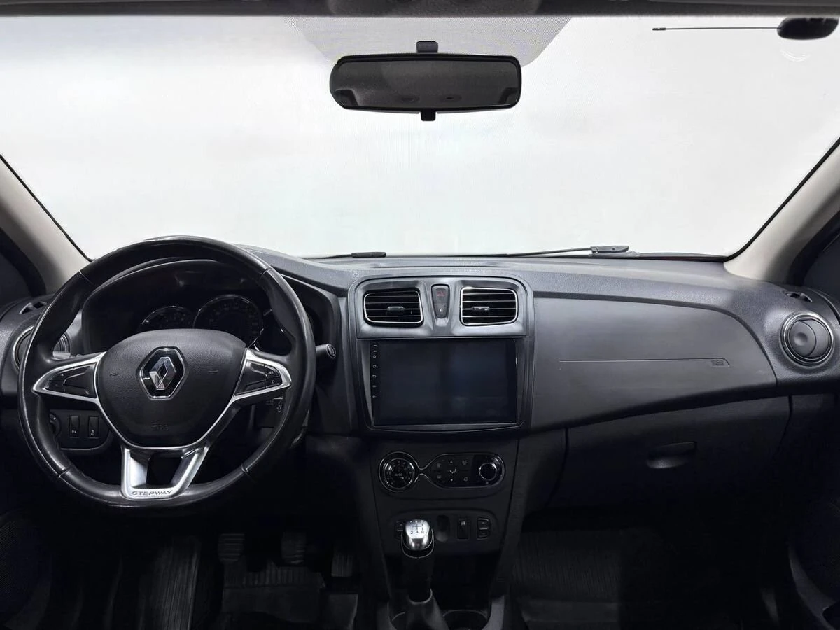 Renault Logan Stepway, 2020г, передний привод, механика