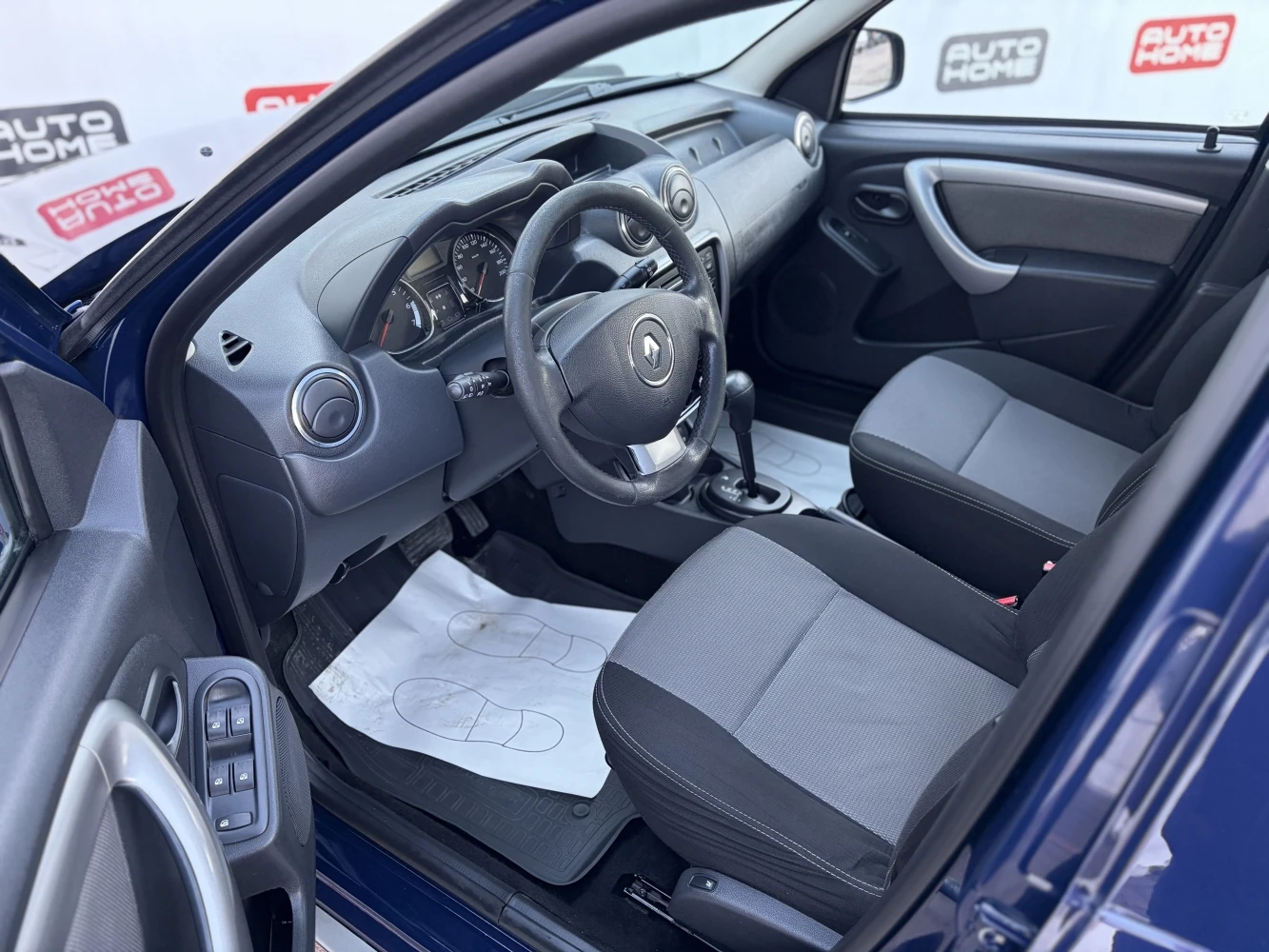 Renault Duster, 2013г, передний привод, автомат