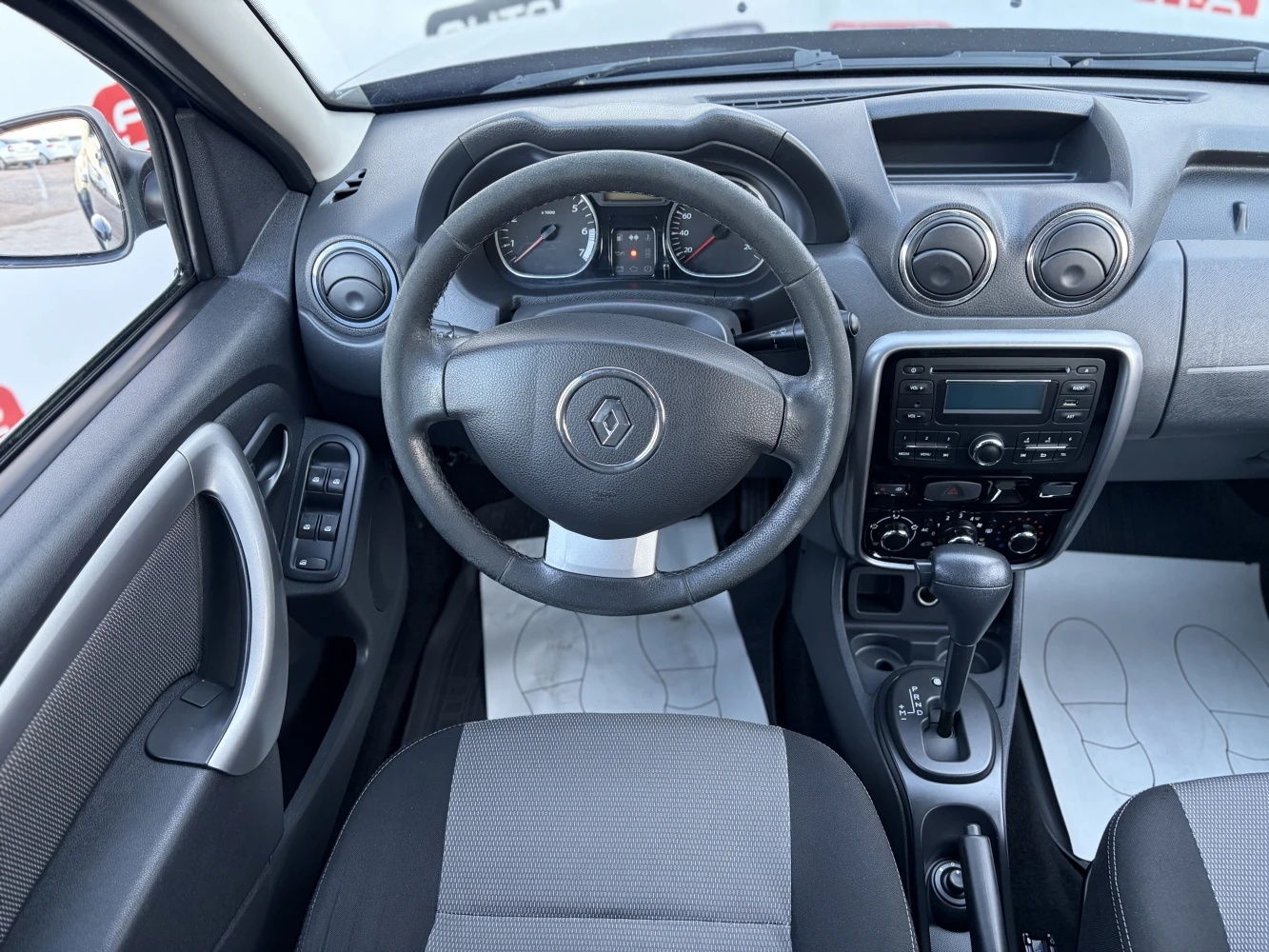 Renault Duster, 2013г, передний привод, автомат