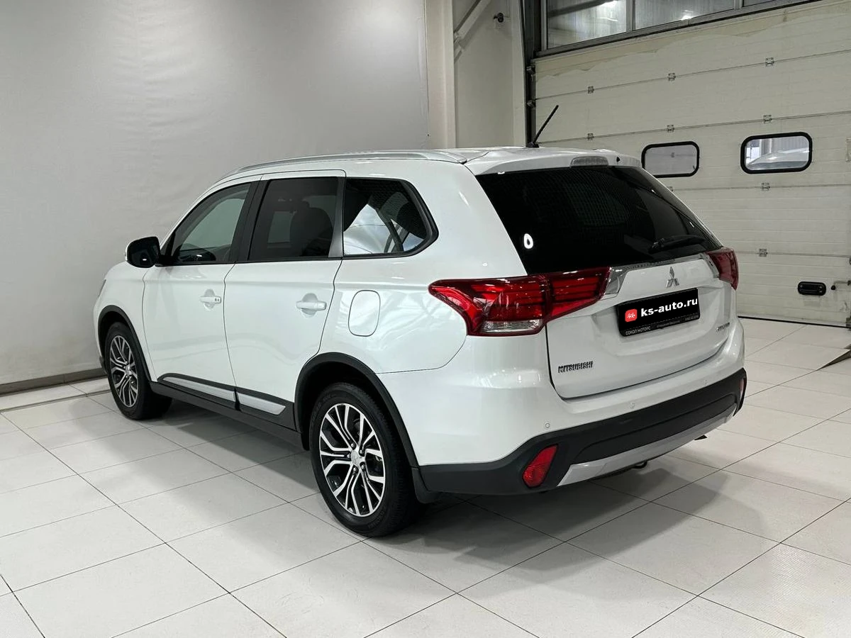Mitsubishi Outlander, 2016г, полный привод, вариатор