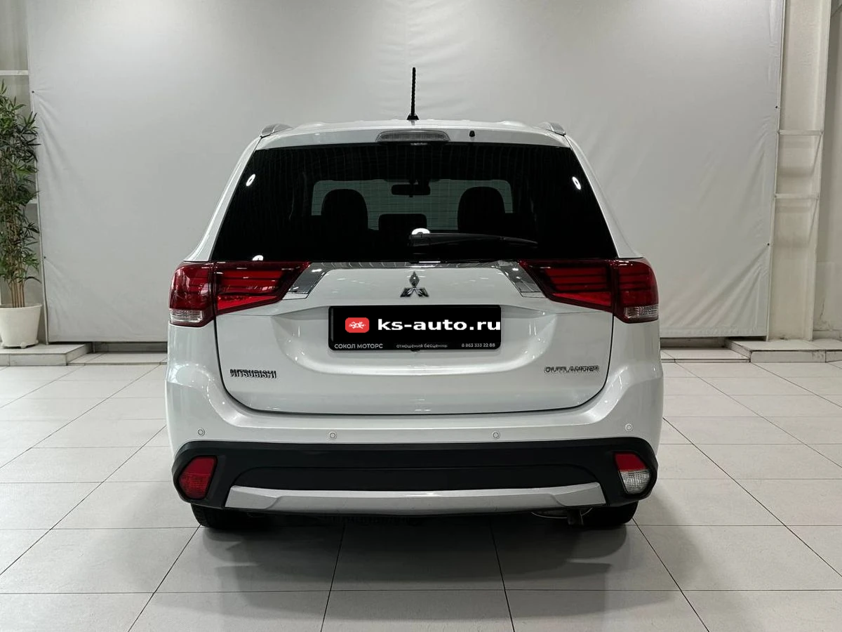 Mitsubishi Outlander, 2016г, полный привод, вариатор