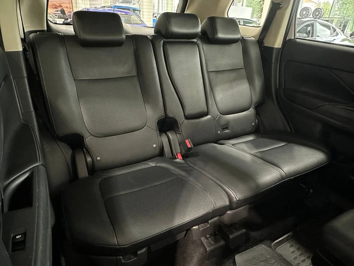 Mitsubishi Outlander, 2016г, полный привод, вариатор