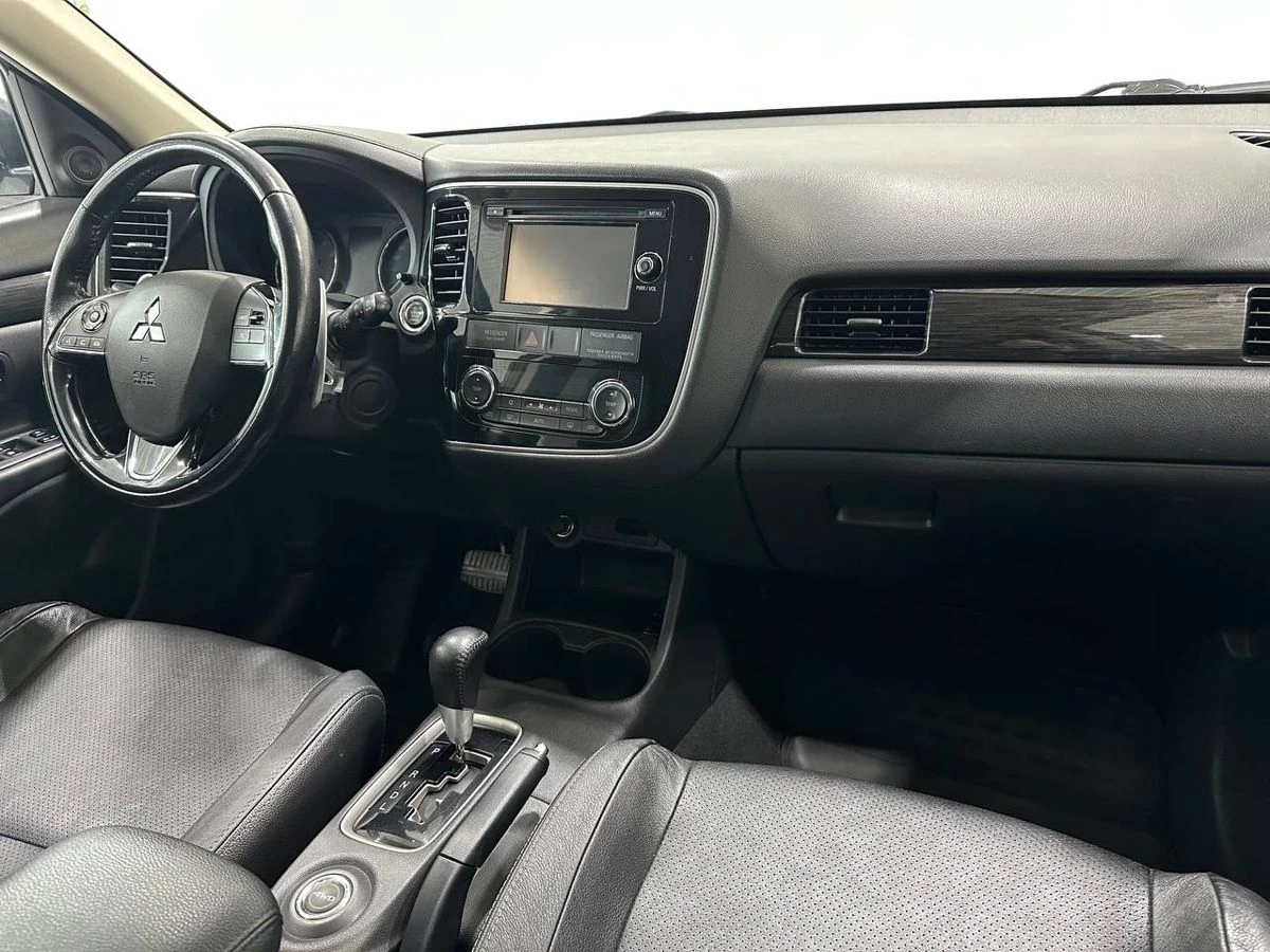 Mitsubishi Outlander, 2016г, полный привод, вариатор