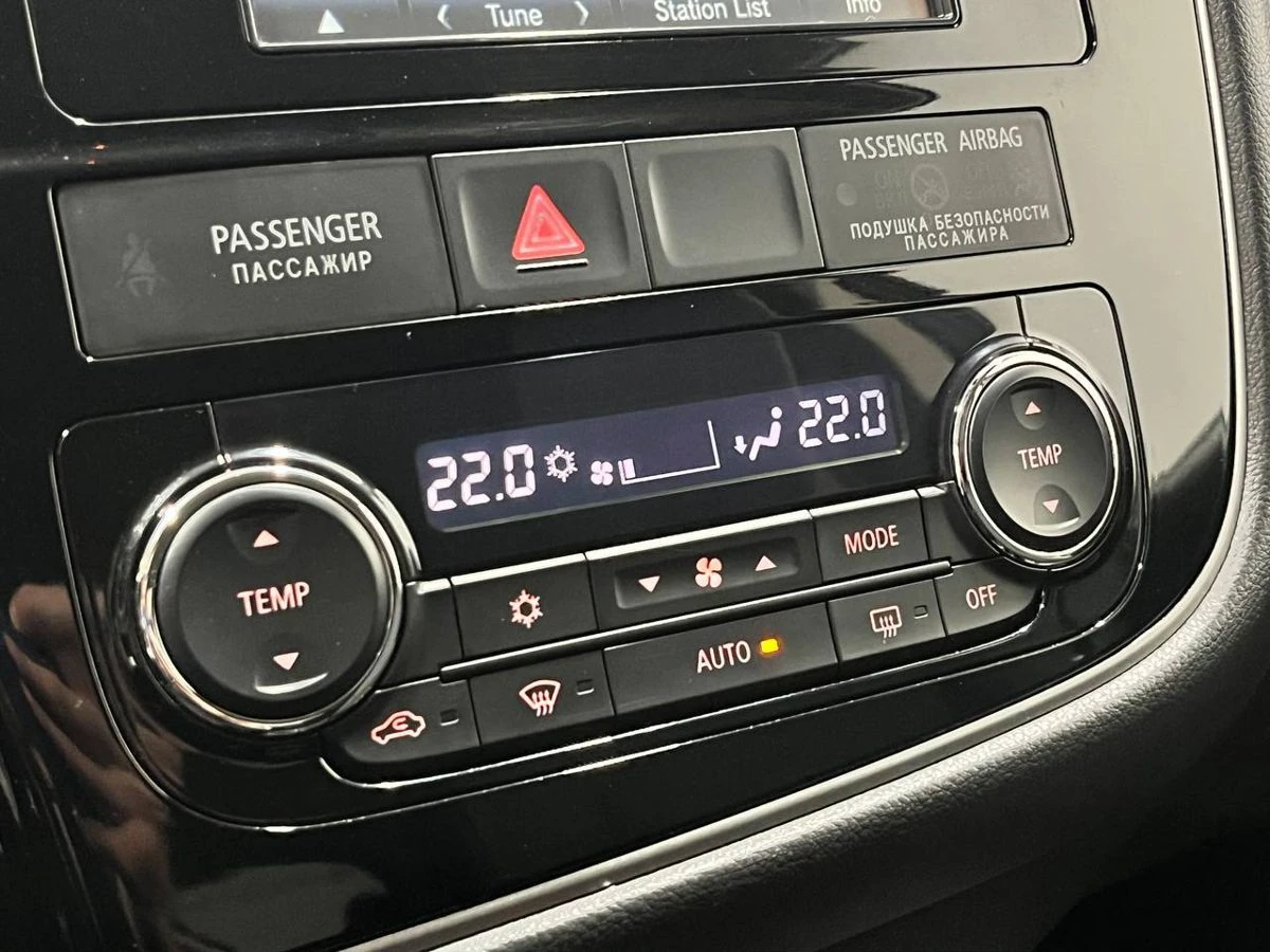 Mitsubishi Outlander, 2016г, полный привод, вариатор