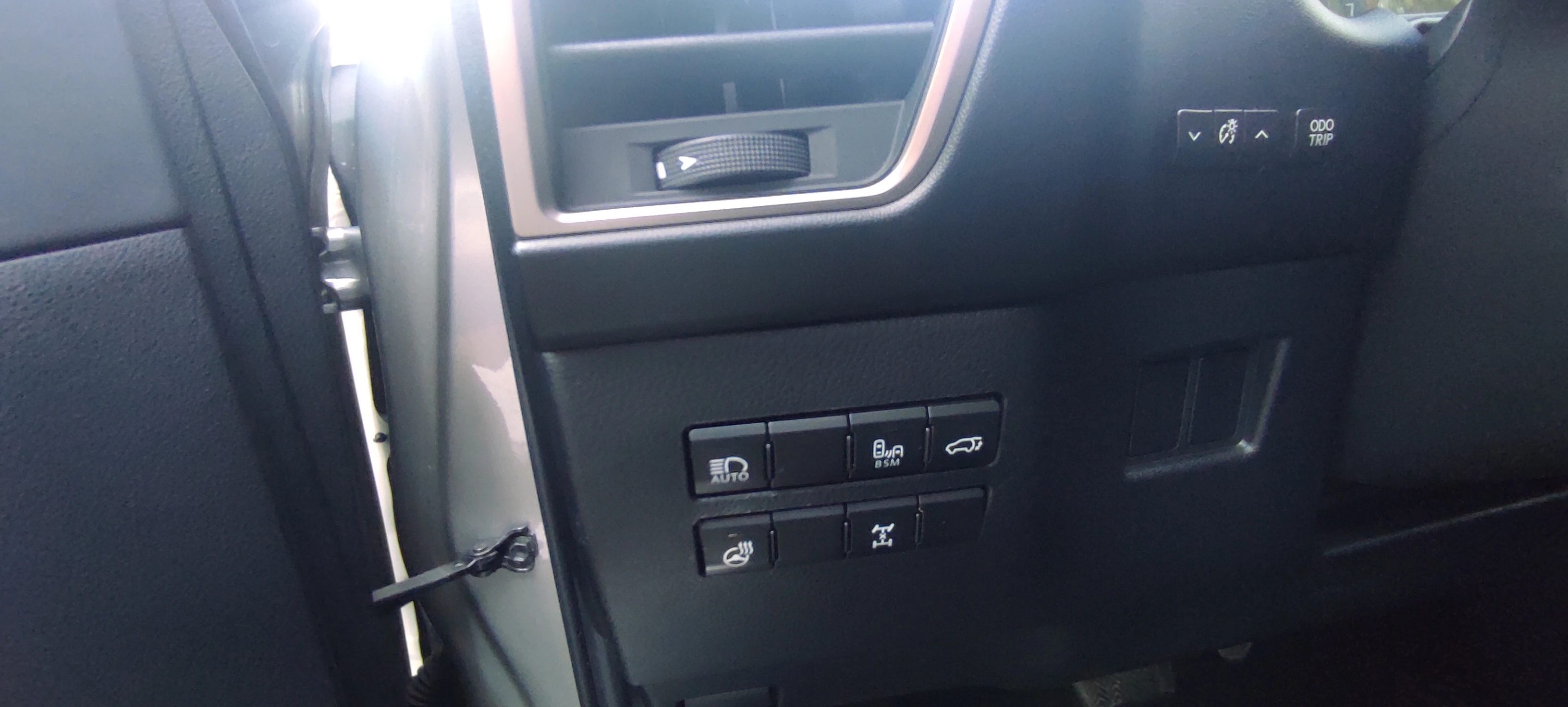 Lexus NX, 2019г, полный привод, автомат