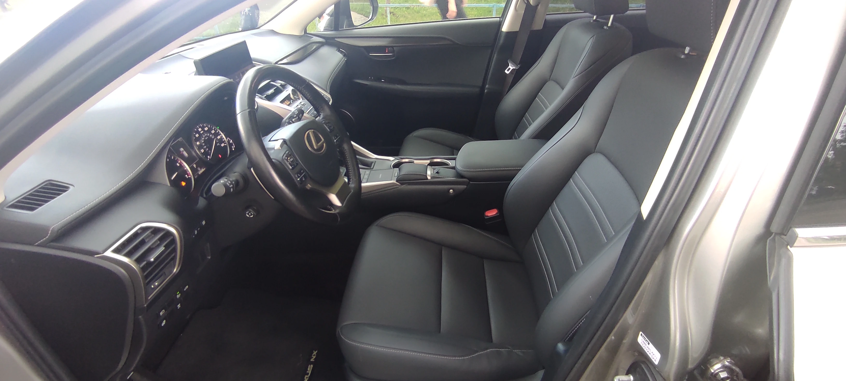 Lexus NX, 2019г, полный привод, автомат