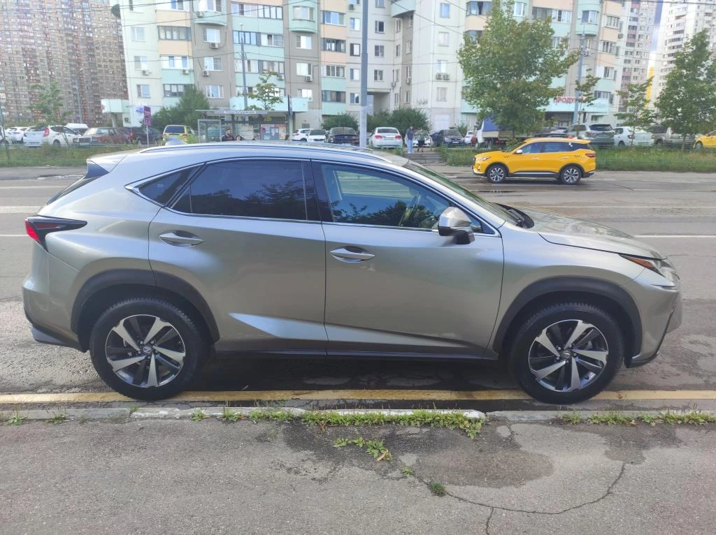 Lexus NX, 2019г, полный привод, автомат