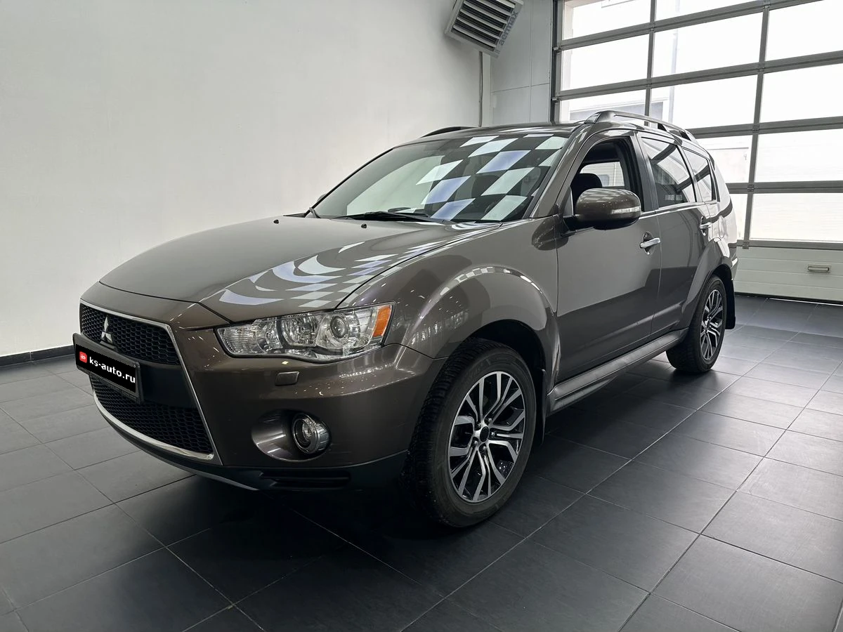 Mitsubishi Outlander, 2012г, полный привод, вариатор