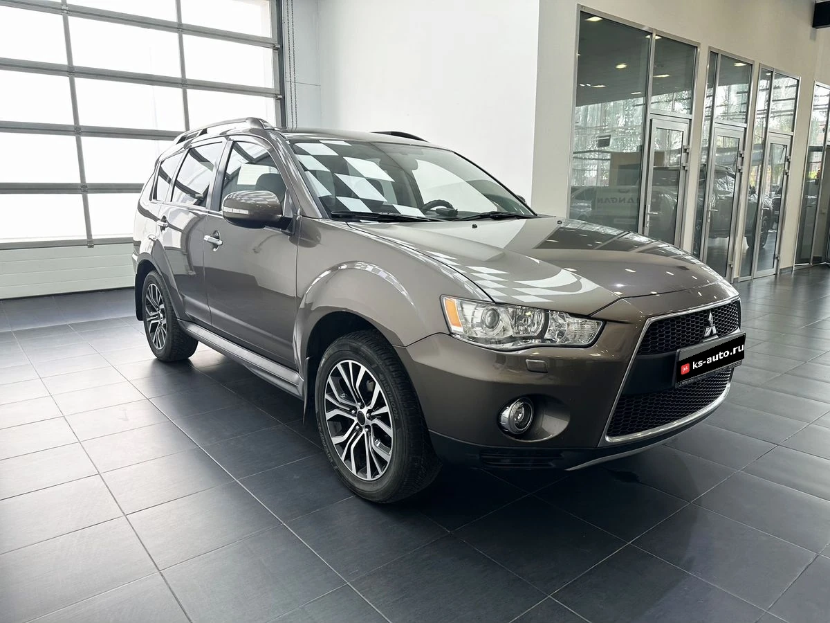 Mitsubishi Outlander, 2012г, полный привод, вариатор