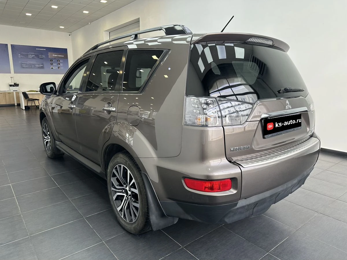 Mitsubishi Outlander, 2012г, полный привод, вариатор